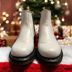 Doc Martens 2976 Yellow Stitch Smooth Leather Chelsea Boots Women's Size 5